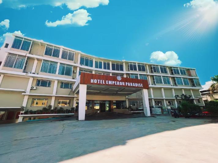 Hotel Emperor Paradise Bilāspur Extérieur photo