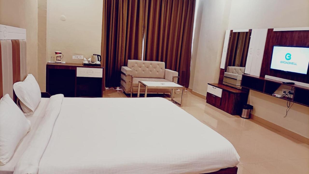 Hotel Emperor Paradise Bilāspur Extérieur photo