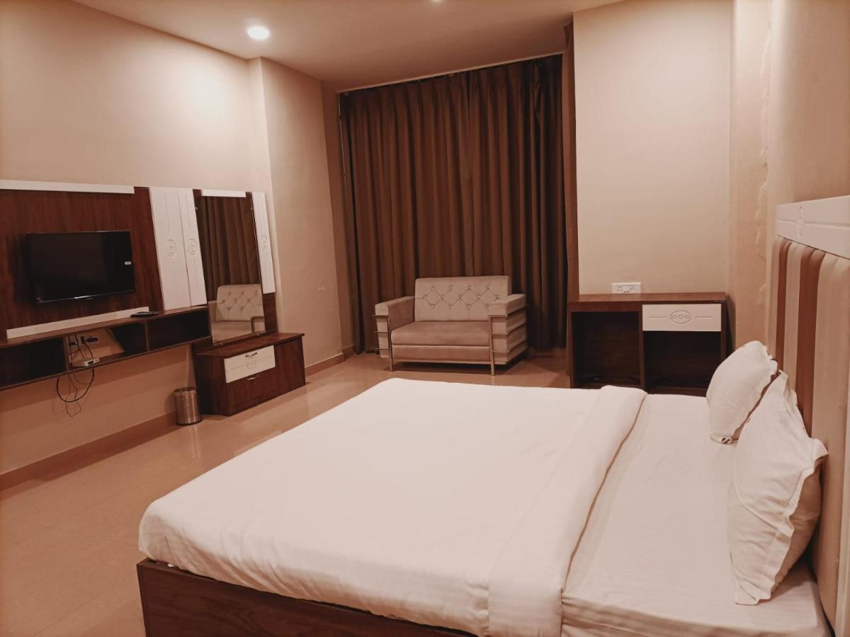 Hotel Emperor Paradise Bilāspur Extérieur photo