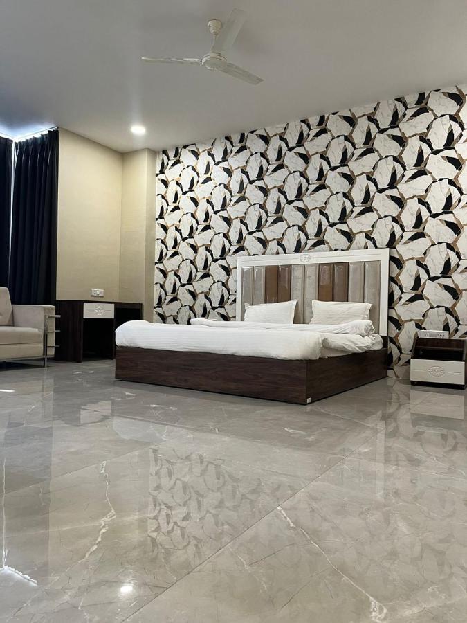Hotel Emperor Paradise Bilāspur Extérieur photo
