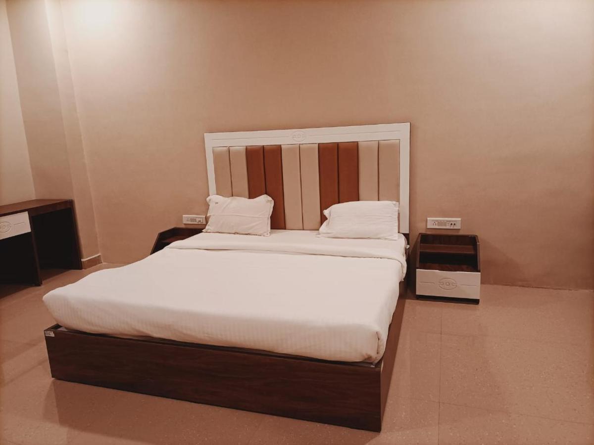 Hotel Emperor Paradise Bilāspur Extérieur photo