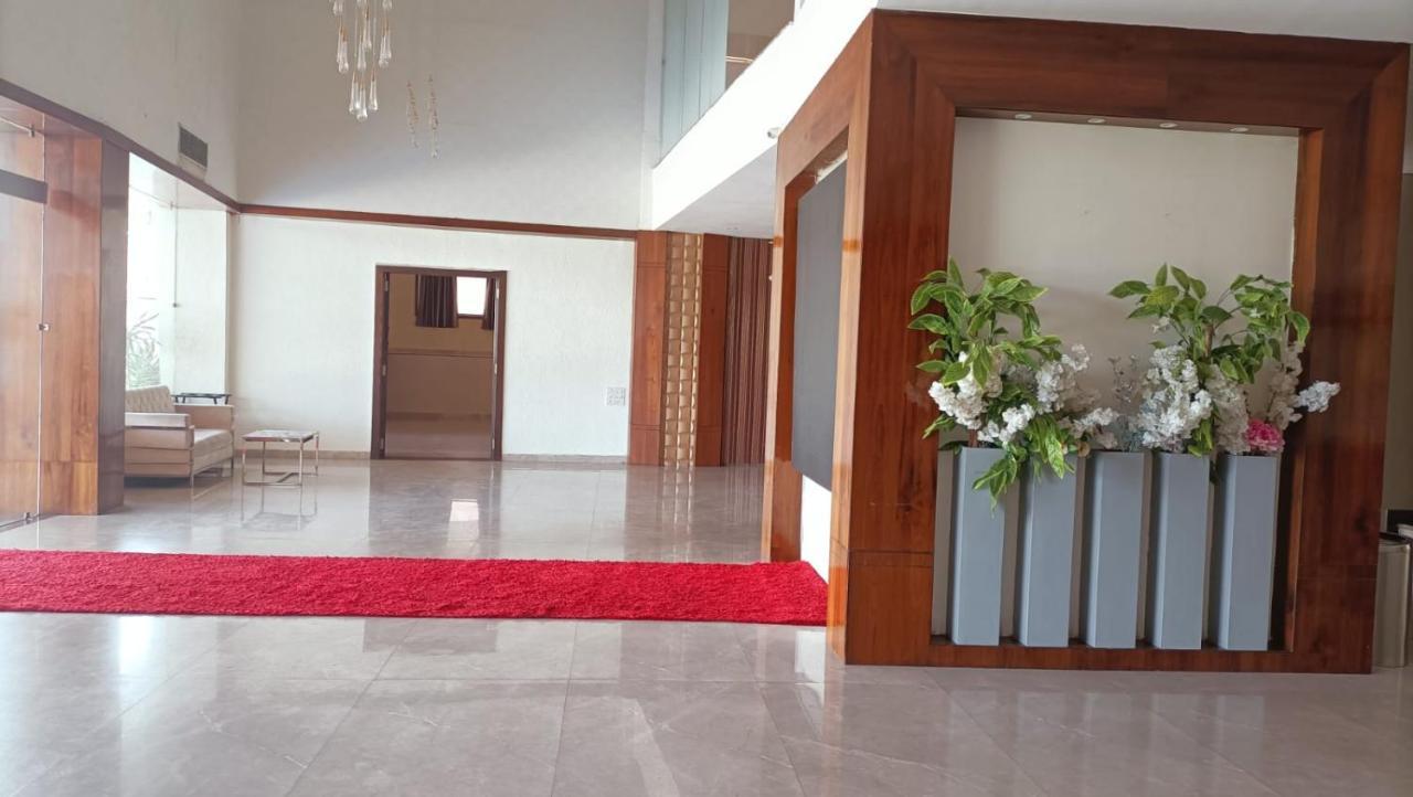 Hotel Emperor Paradise Bilāspur Extérieur photo