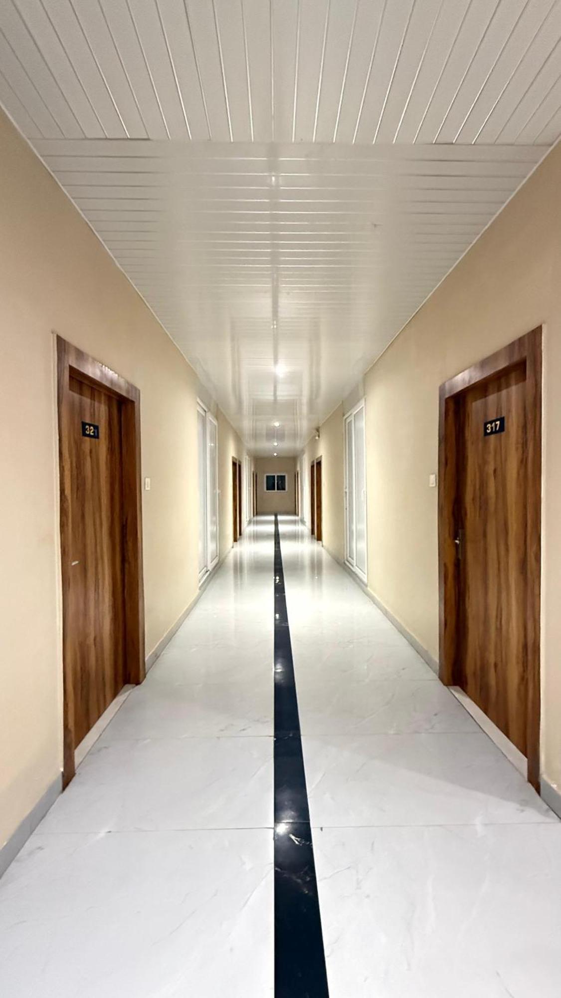 Hotel Emperor Paradise Bilāspur Extérieur photo