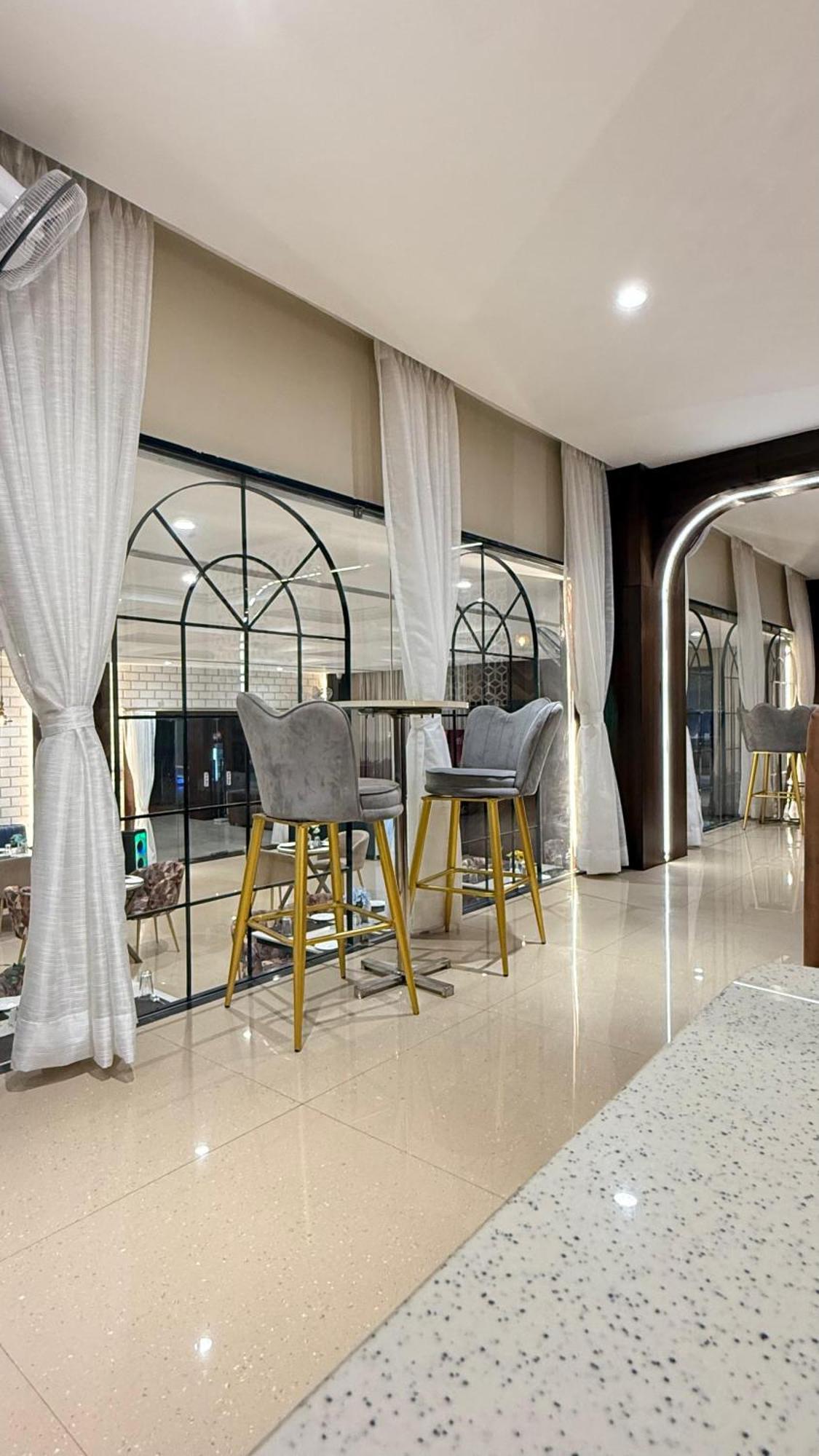 Hotel Emperor Paradise Bilāspur Extérieur photo